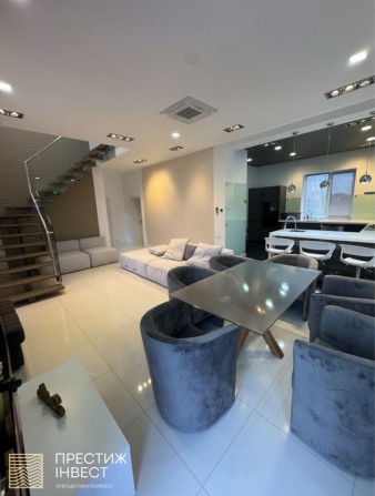 Оренда сучасного двоповерхового будинку - фото 1