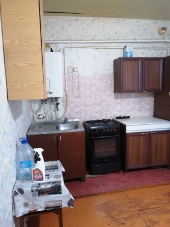 Частина будинку з двором та заїздом в центрі - фото 1