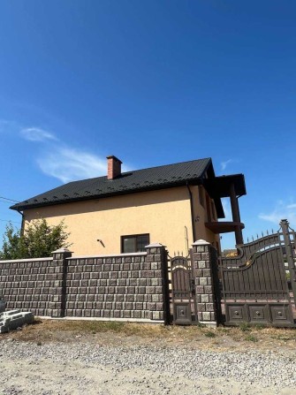 ОРЕНДА Будинку у передмісті 186 м2 6 кімнат - фото 1