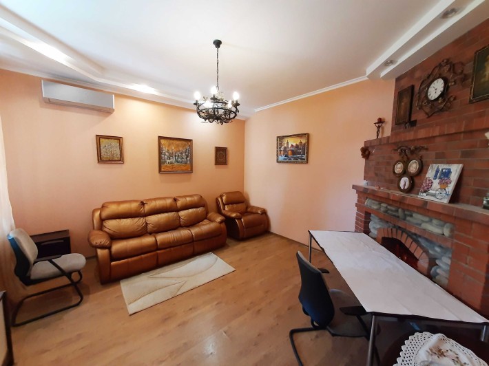 Частина будинку м. Ірпінь вул. Троїцька, паркомісце, з твариною ТАК - фото 1