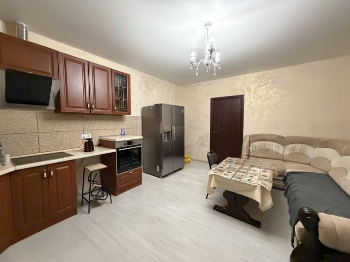 Здам в оренду частину будинку по вул. Володимирська - фото 1