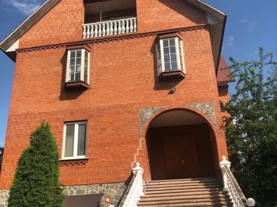 Оренда просторого окремого будинку з власним двором Полтава