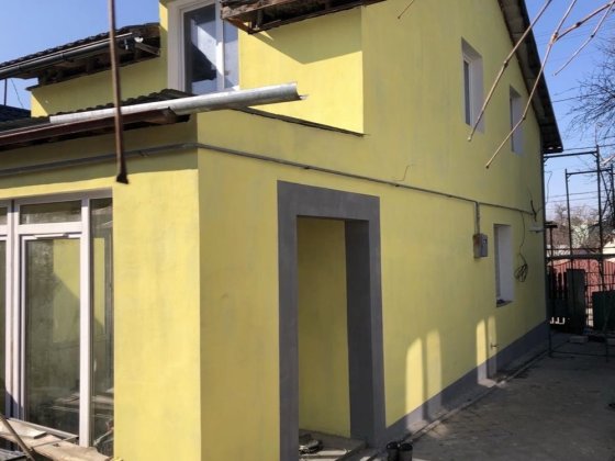 Довготривала оренда будинку район міської лікарні автономним опаленням Ровно