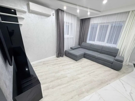 Здається сучасний двоповерховий котедж Ровно