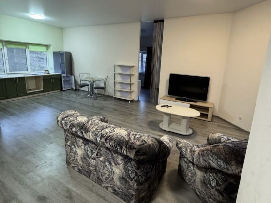 Половки частина будинку з місцем для авто Полтава