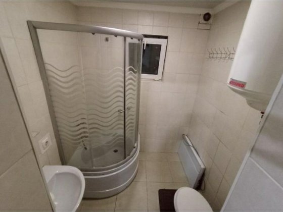 Сдам ч.дома Хбк  гараж   будка для собаки  отдельный  двор у.Церковная Херсон