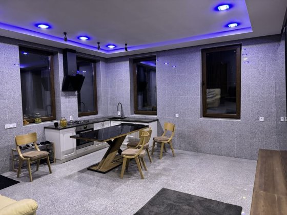 Оренда Дома Три Этажа + Парковка + Камуналка Черновцы