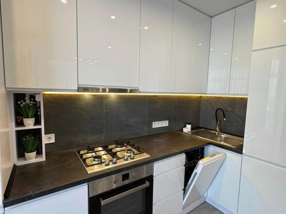 Оренда квартири по вул. Пулюя у Франківському районі Скнилов