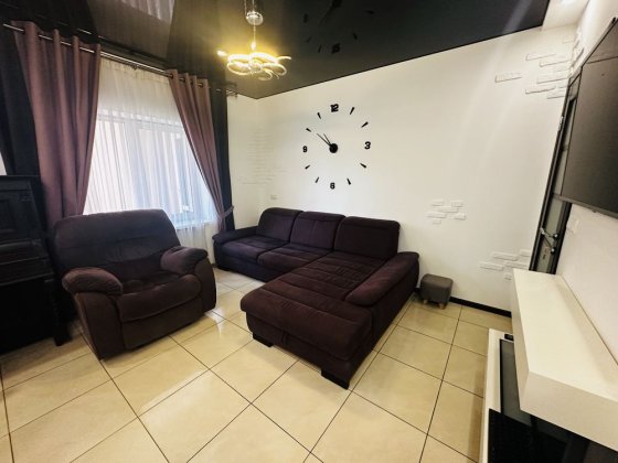 2 этажный дом  4-к  в районе улицы Луговской