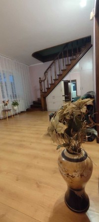 Оренда добротного будинку в місті - фото 1