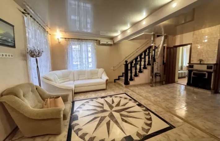 Оренда будинку для сімʼї під офіс Генератор - фото 1