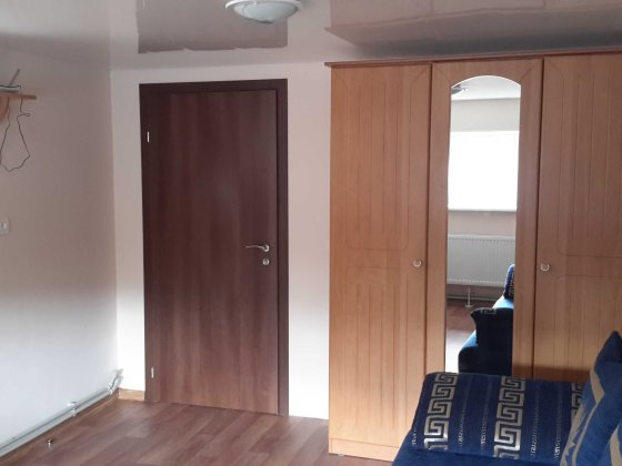 Сдам домик на посёлке Мирный ( по 33 маршруту, тупик) Днепр