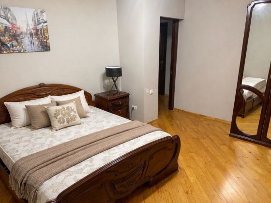 Оренда танхаус біля лісу та метро Київ