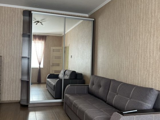 Оренда 1-к квартири+паркінг Троєщина Киев