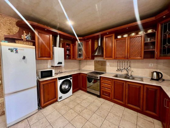 Оренда просторого окремостоячого будинку по вул. Сигнівка Львов