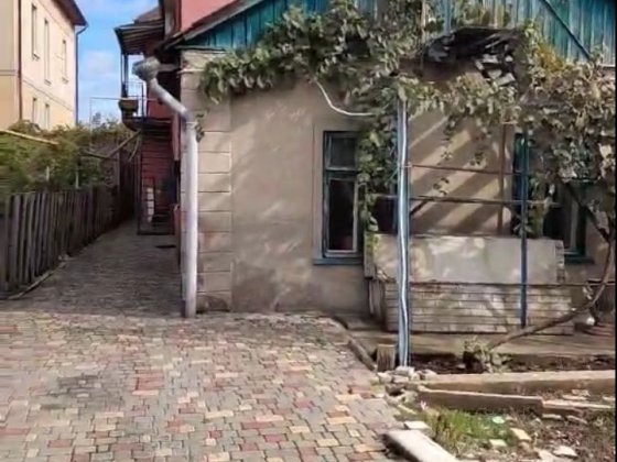 Сдам домик  2 к  Хаджибейский район,животных любых можно! Двор отдельн Одеса