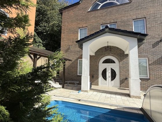 Аренда шикарного дома на Звиренецкой,Печерск,Посольства,бассейн,камин Киев