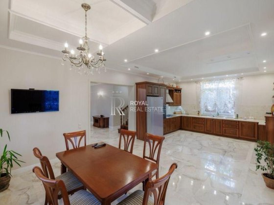 Оренда Будинку 6-к 242м2 Камін Тераса Балкон Гардеробна Генератор Газ Киев