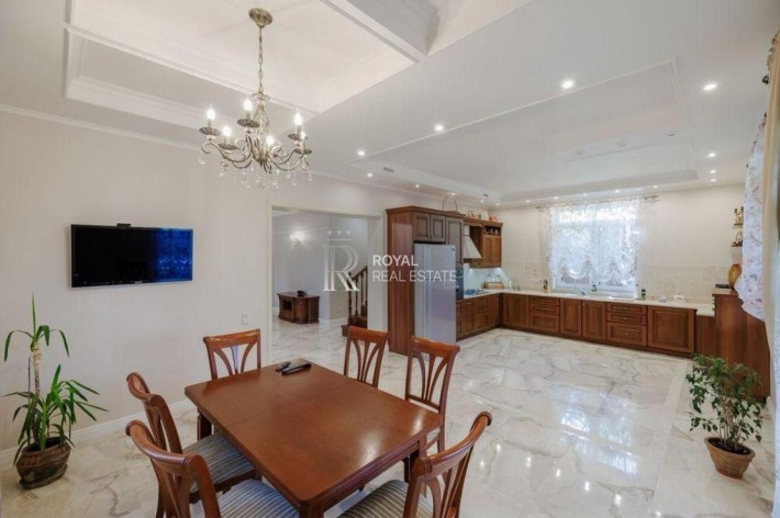 Оренда Будинку 6-к 242м2 Камін Тераса Балкон Гардеробна Генератор Газ - фото 1