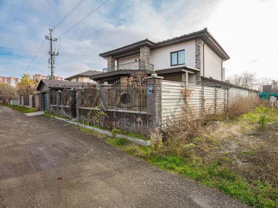 Пропонується в оренду 2-поверховий будинок з сучасним ремонтом 199м2 Київ