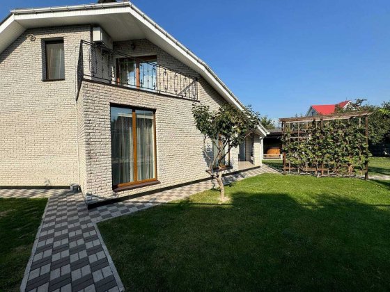 Здам в оренду двоповерховий будинок з присадибною ділянкою Київ Київ