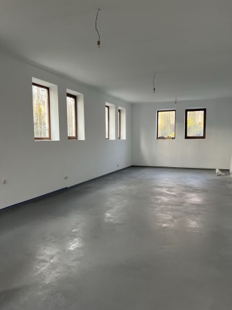 Здається в оренду 120 кв. метрів в приватному будинку. - фото 1