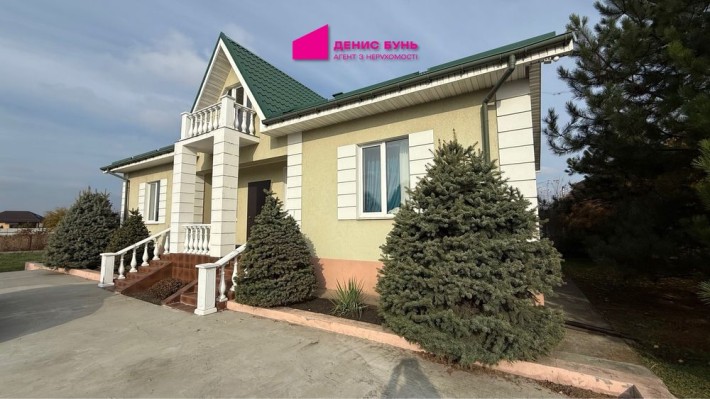 Дом с озером, террасой и зоной барбекю — Подгороднее - фото 1