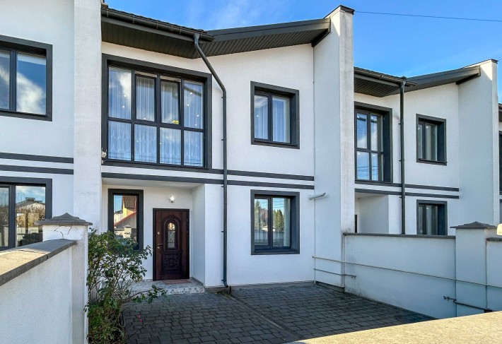 4-к таунхаус з і/о, ремонтом та власним подвір’ям у с. Крихівці - фото 1