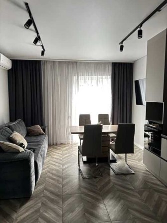 Триповерховий таунхаус 90 кв. м у с. Софіївська Борщагівка - фото 1