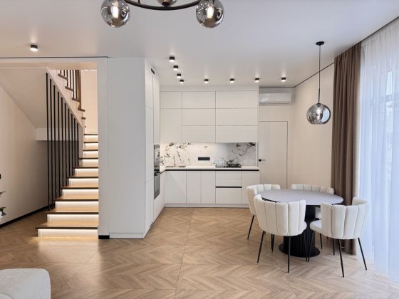 Аренда дома с басейном в Гатном, в котеджном городке! 15 мин Теремки Гатное