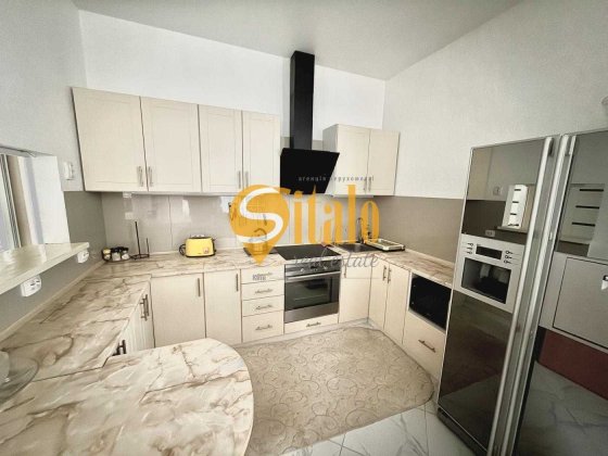 Компактний котедж під Києвом, Гнідин, 5 хв. метро Бориспільська. Гнедин