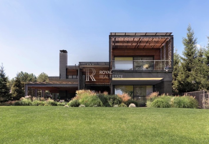 Оренда Будинок Лебедівка 4-к 300м2 Riviera Village Гардеробна Камін - фото 1