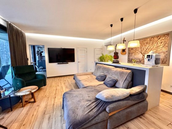 Оренда вишуканого будинку на закритій території з басейном Тарасівка Тарасовка