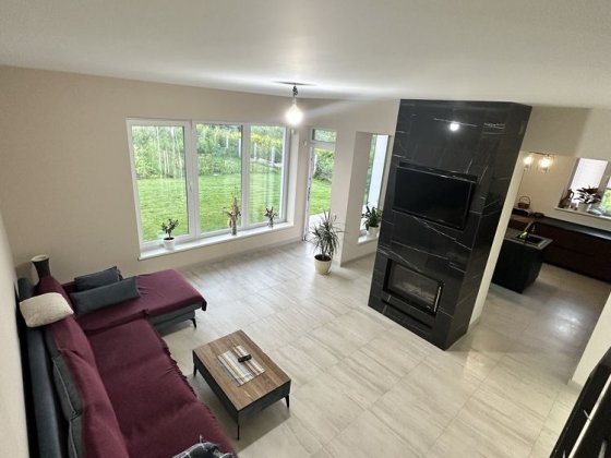 Оренда окремого 2-х поверхового будинку у с. Малехів Малехов