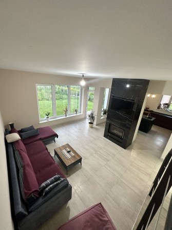 Оренда окремого 2-х поверхового будинку у с. Малехів - фото 1