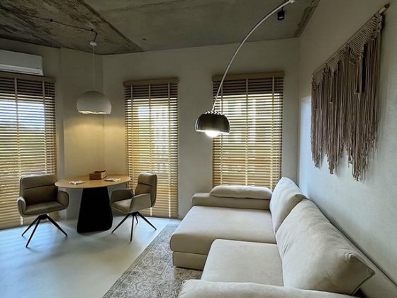 Стильная квартира с террасой на улице. Дача Ковалевского.