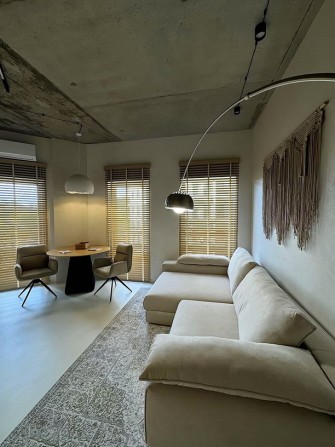 Стильная квартира с террасой на улице. Дача Ковалевского. - фото 1