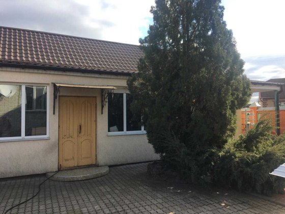 5хв від центру два будинка на ділянці Охтирка