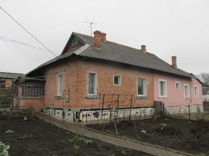 Продам пів будинку з окремим входом по Новопразькому шосе р-н Перемоги - фото 1