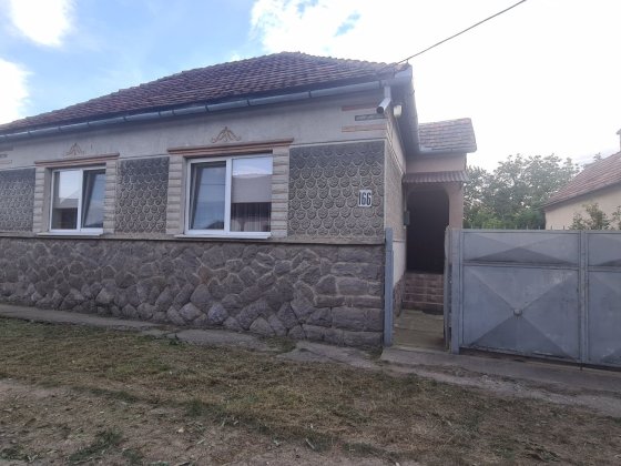 Продається чудовий сімейний будинок в м.Берегове. Берегово