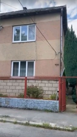 Продається будинок у центрі м. Берегове - фото 1