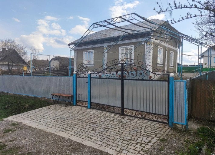 Продам будинок з земельною ділянкою - фото 1