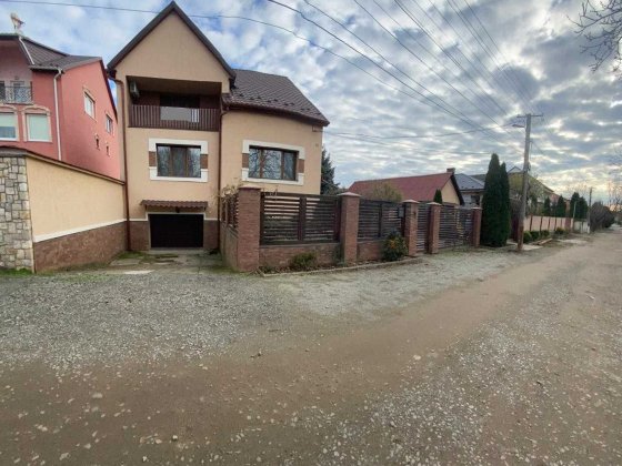 Продається  будинок 180 м² в елітному районі Берегова, вул. Виноградна Берегово