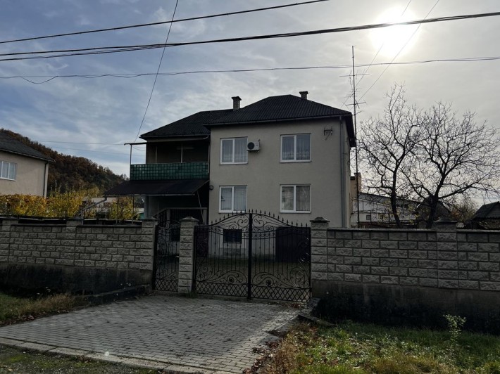 Будинок у місті Виноградів - фото 1