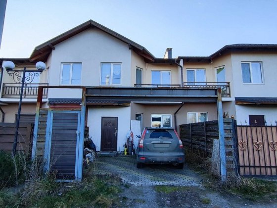 Таунхаус з незакінченим ремонтом Гостомель