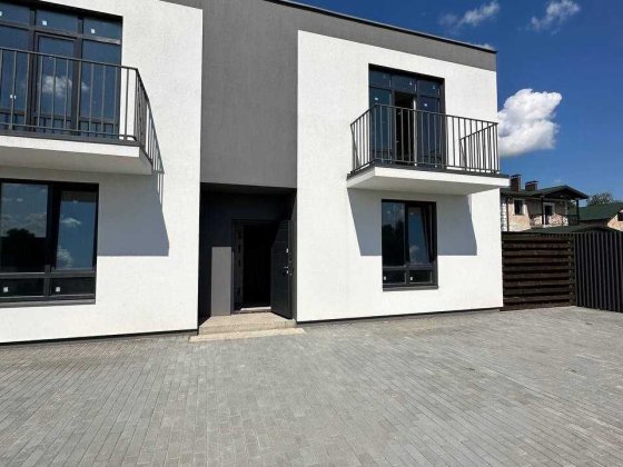 Таунхаус в Гостомелі з наповненням в середині, можна під держ програми Гостомель