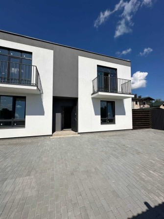 Таунхаус в Гостомелі з наповненням в середині, можна під держ програми - фото 1