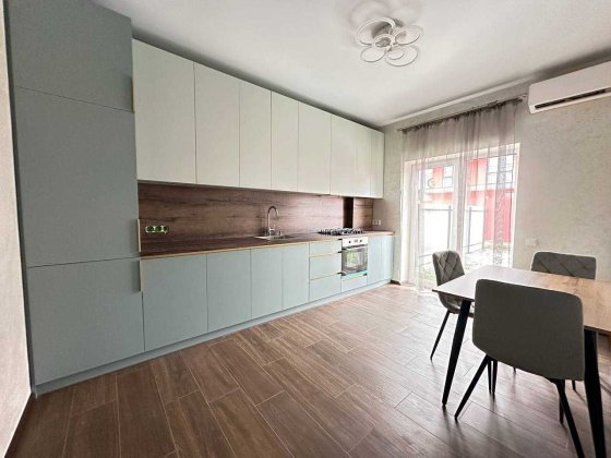 ТЕРМІНОВО Таунхаус з новим  ремонтом з газом Гостомель