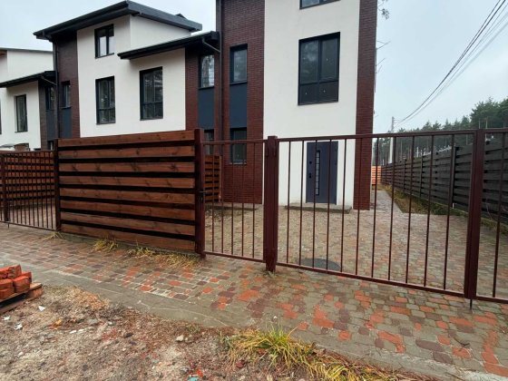 Таунхаус в Гостомелі трирівневий біля Парку з ремонтом Гостомель