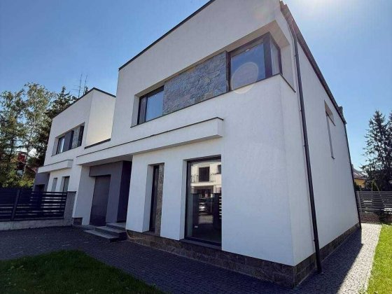 Продаж котеджу в чудовій локації в смт. Брюховичі Брюховичи